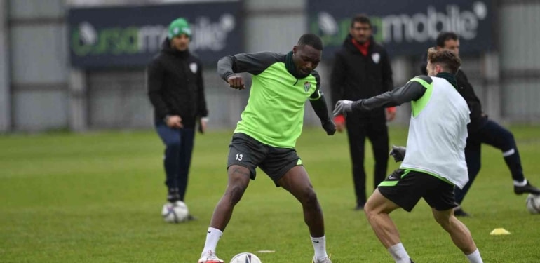 Thievy Bifouma: “Bursaspor için savaşacağız”