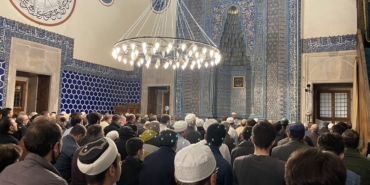 Bursa’da selatin camileri son teravih namazında doldu taştı